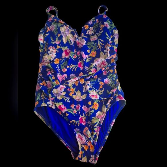 Splash into Style with Time and Tru Floral Swimsuit - Size XL (16-18) - Picture 4 of 7